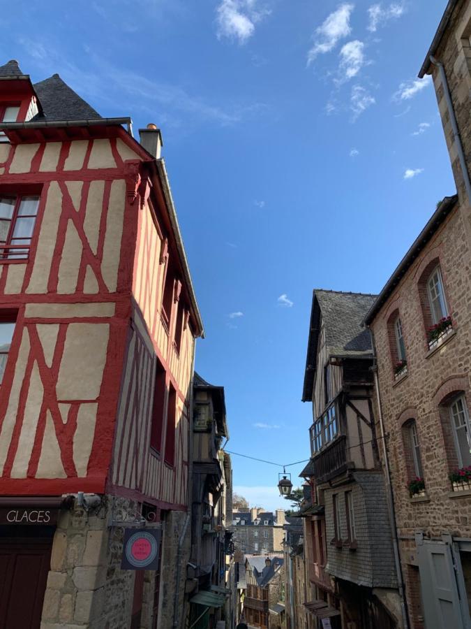 Le Grenier Studio De Charme Centre Historique Dinan Eksteriør bilde